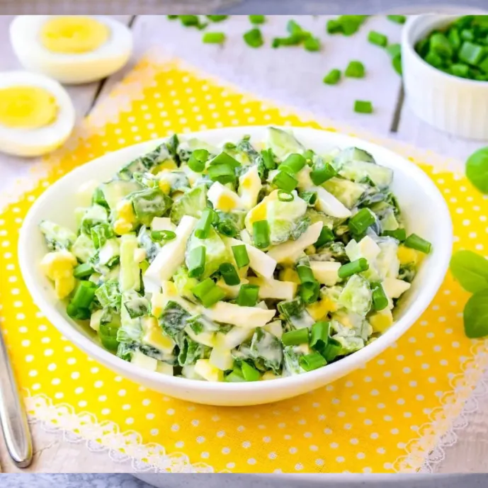 Быстрый салат с огурцом и яйцом — простой рецепт за 10 минут